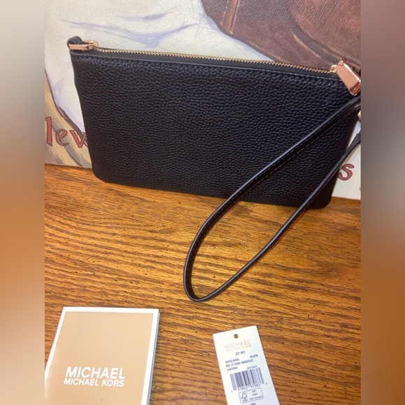 Michael Kors Jet Set Medium Leather Convertible Wristlet Clutch - NWT MSRP $80 - Picture 5 of 6